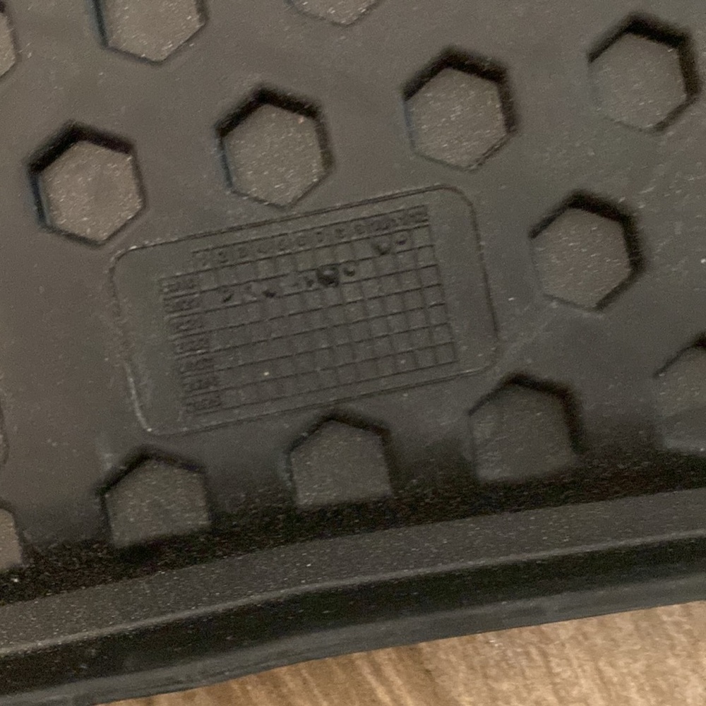 Land Rover weather floor mat - Picture 4 of 4